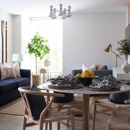John Lewis Apartment อาแบร์ไรรอน ภายนอก รูปภาพ
