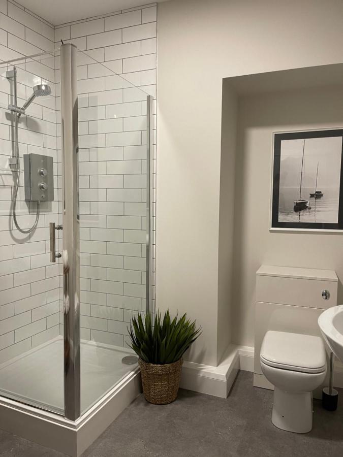 John Lewis Apartment อาแบร์ไรรอน ภายนอก รูปภาพ