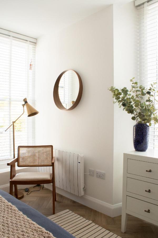 John Lewis Apartment อาแบร์ไรรอน ภายนอก รูปภาพ