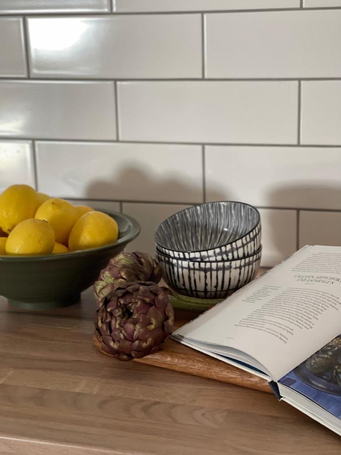John Lewis Apartment อาแบร์ไรรอน ภายนอก รูปภาพ