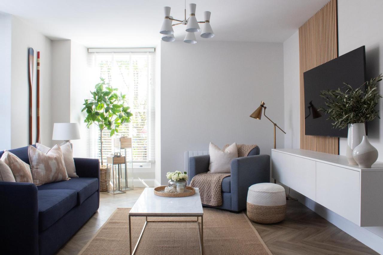 John Lewis Apartment อาแบร์ไรรอน ภายนอก รูปภาพ